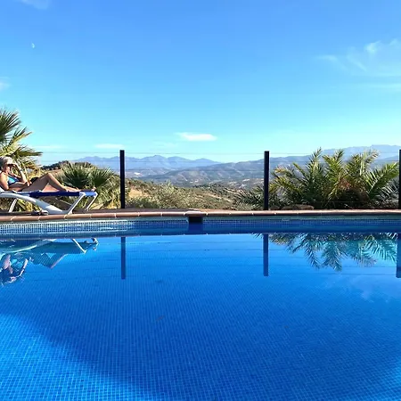 Rural 'vincent' Gogh, With Spectacular Pool & Optional Private 6 Guests Jacuzzi Vakantiehuis