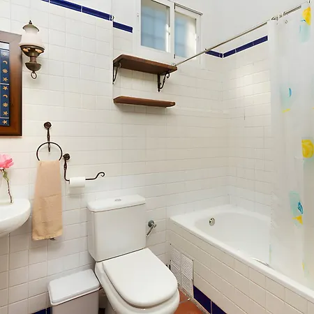 Rural 'vincent' Gogh, With Spectacular Pool & Optional Private 6 Guests Jacuzzi *