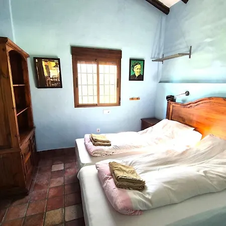 Rural 'vincent' Gogh, With Spectacular Pool & Optional Private 6 Guests Jacuzzi Vakantiehuis *